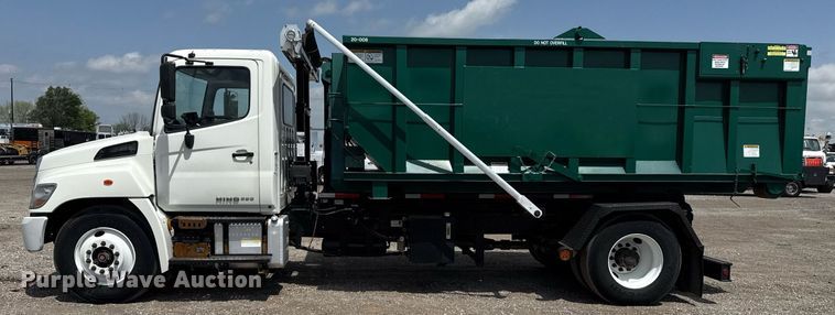 image for item EG5765 2013 Hino 338 roll-off container truck