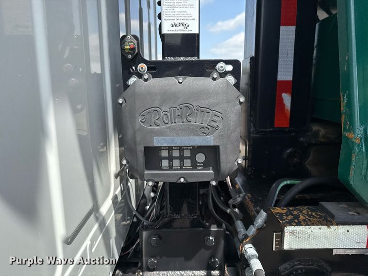 image for item EG5765 2013 Hino 338 roll-off container truck