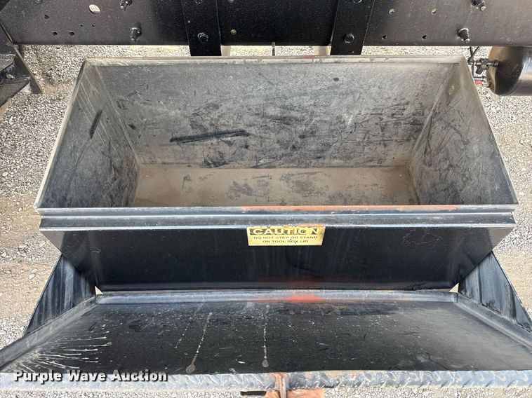 image for item EG5765 2013 Hino 338 roll-off container truck