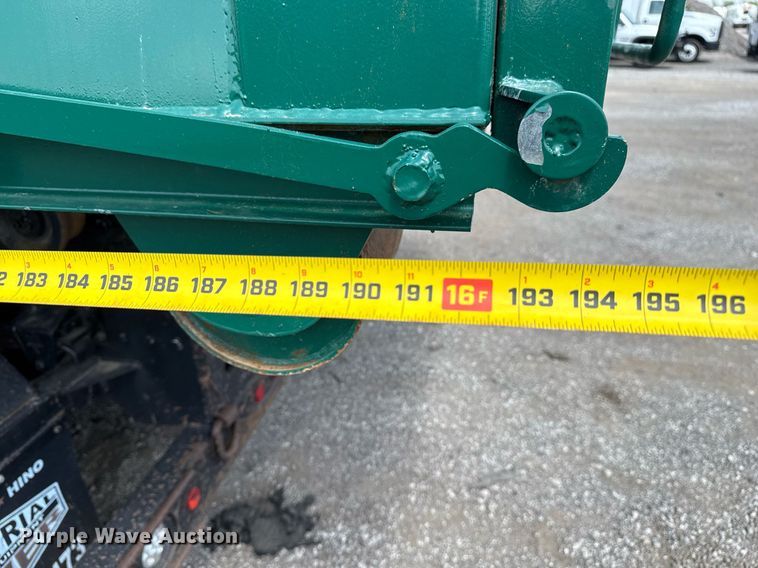 image for item EG5765 2013 Hino 338 roll-off container truck