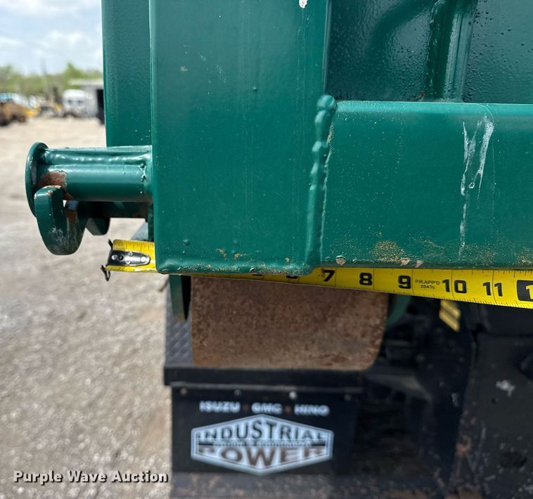 image for item EG5765 2013 Hino 338 roll-off container truck