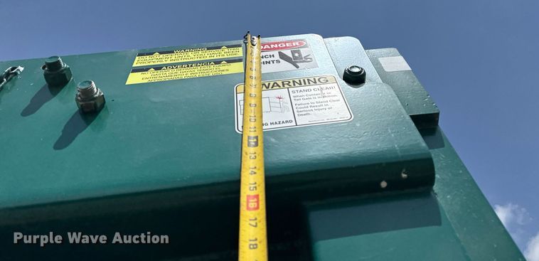 image for item EG5765 2013 Hino 338 roll-off container truck