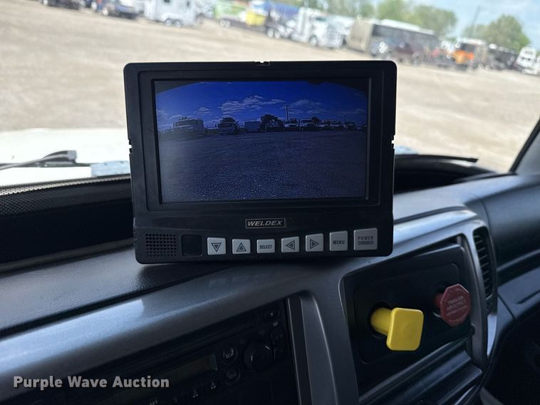 image for item EG5765 2013 Hino 338 roll-off container truck