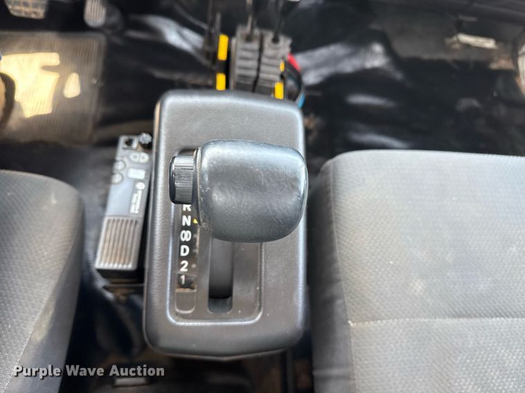 image for item EG5765 2013 Hino 338 roll-off container truck