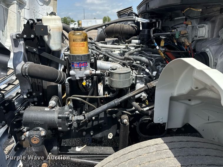 image for item EG5765 2013 Hino 338 roll-off container truck