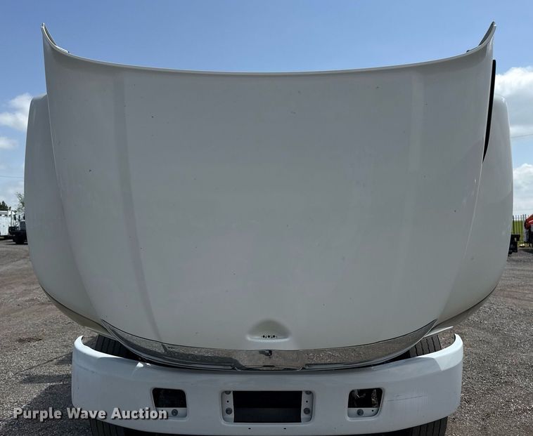 image for item EG5765 2013 Hino 338 roll-off container truck