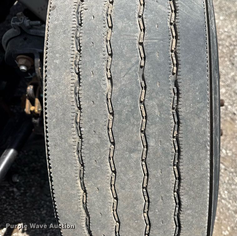 image for item EG5765 2013 Hino 338 roll-off container truck