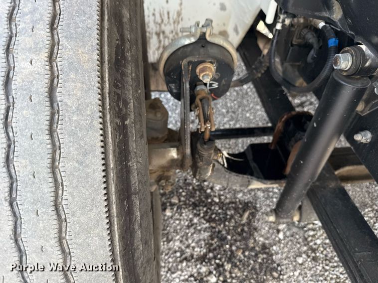 image for item EG5765 2013 Hino 338 roll-off container truck