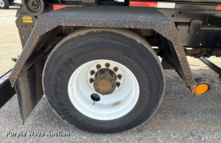 image for item EG5765 2013 Hino 338 roll-off container truck