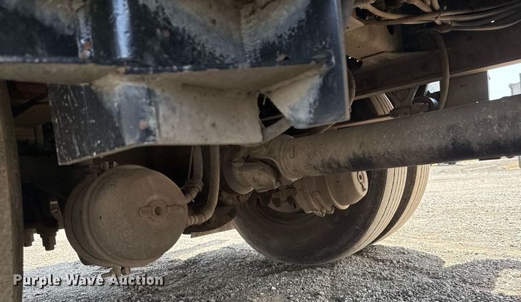 image for item EG5765 2013 Hino 338 roll-off container truck