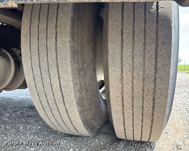 image for item EG5765 2013 Hino 338 roll-off container truck