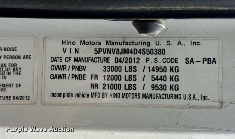 image for item EG5765 2013 Hino 338 roll-off container truck