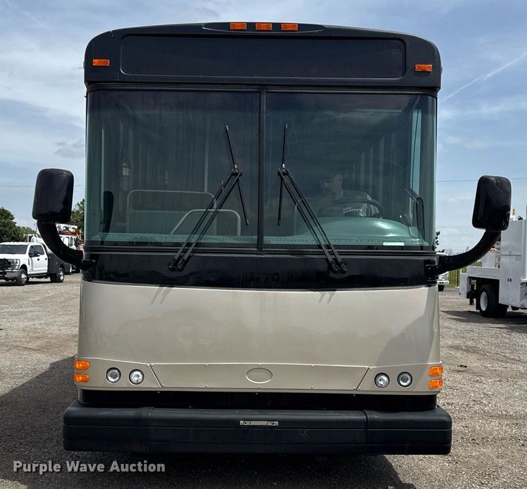 image for item EG5768 2009 BlueBird Coachworks coach bus