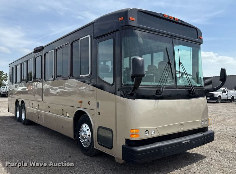 image for item EG5768 2009 BlueBird Coachworks coach bus