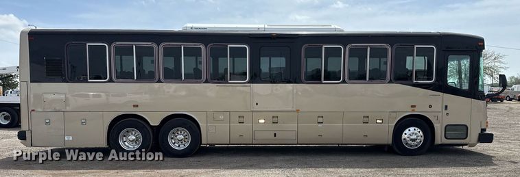 image for item EG5768 2009 BlueBird Coachworks coach bus