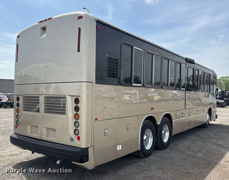 image for item EG5768 2009 BlueBird Coachworks coach bus