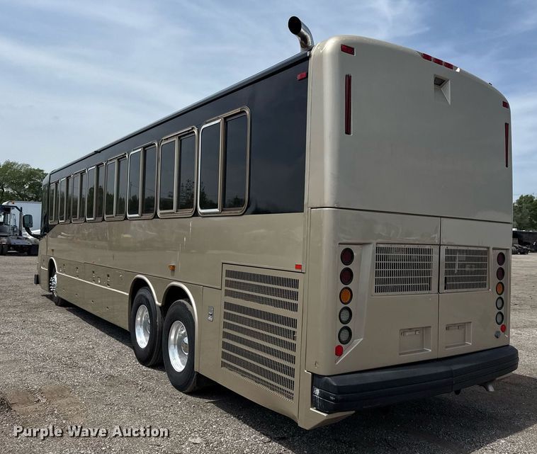 image for item EG5768 2009 BlueBird Coachworks coach bus