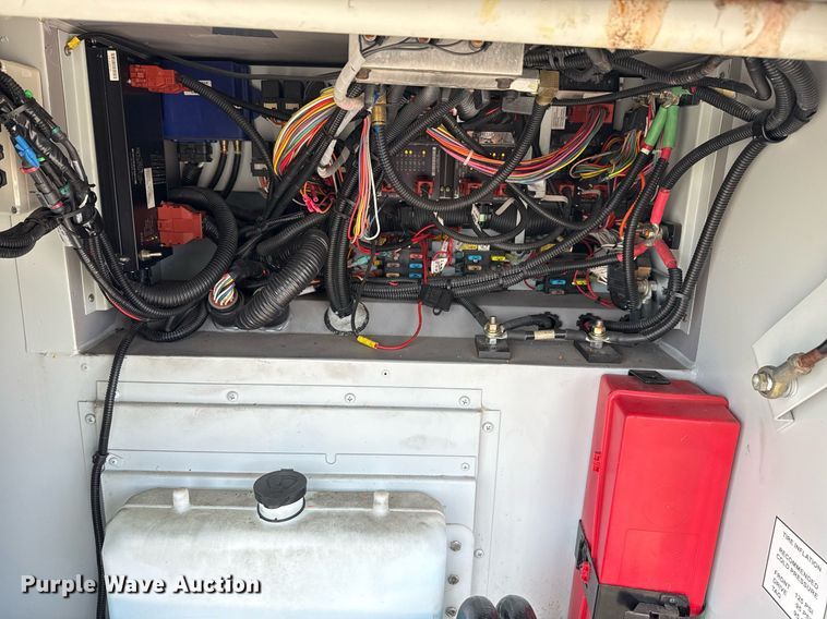 image for item EG5768 2009 BlueBird Coachworks coach bus