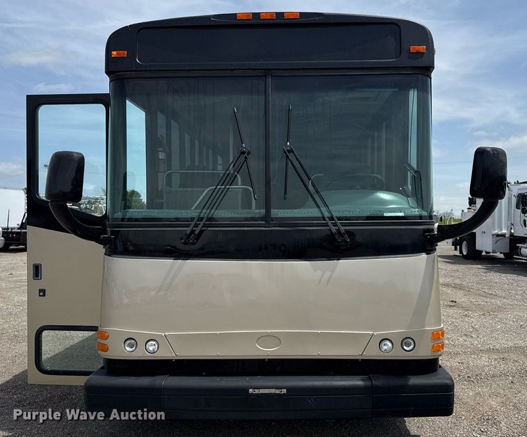 image for item EG5768 2009 BlueBird Coachworks coach bus