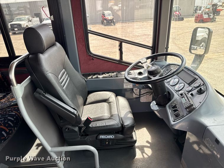 image for item EG5768 2009 BlueBird Coachworks coach bus