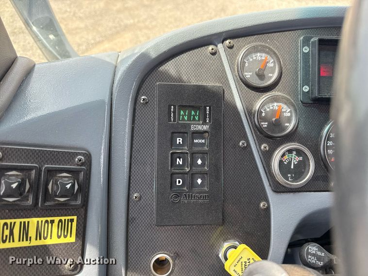 image for item EG5768 2009 BlueBird Coachworks coach bus