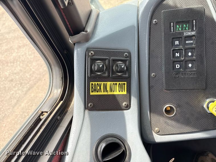 image for item EG5768 2009 BlueBird Coachworks coach bus