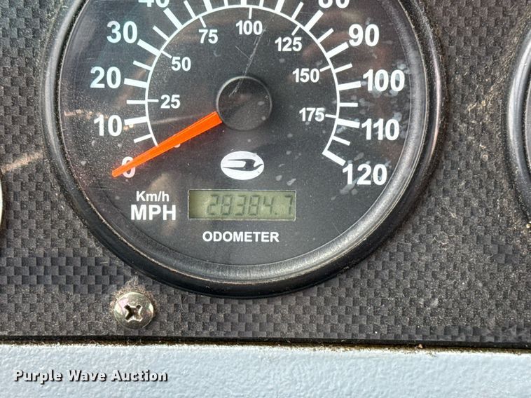 image for item EG5768 2009 BlueBird Coachworks coach bus