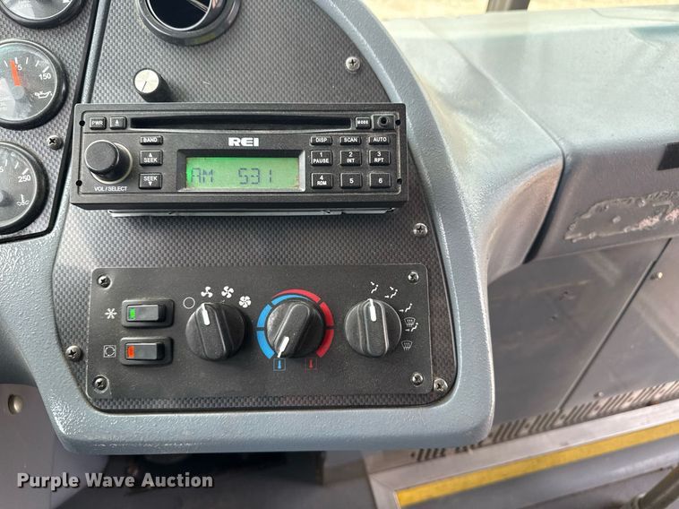 image for item EG5768 2009 BlueBird Coachworks coach bus