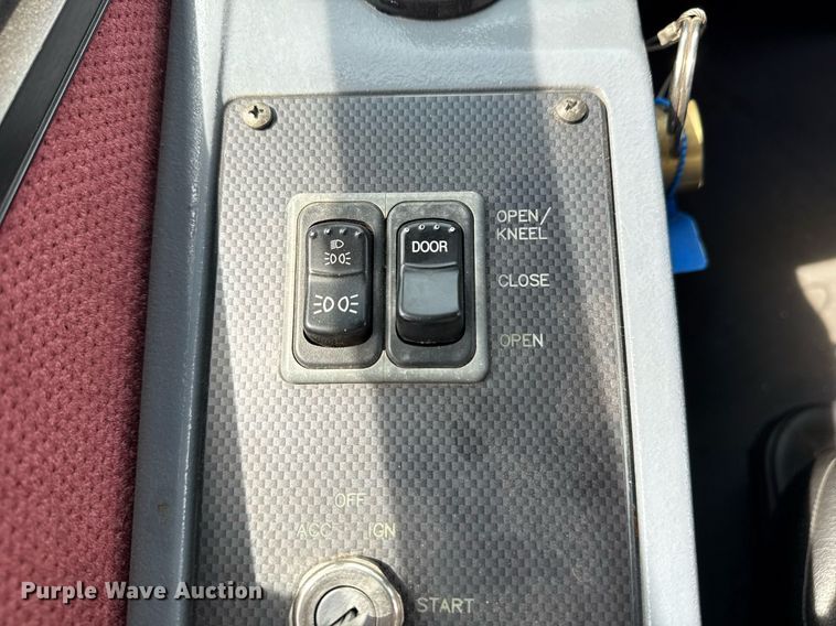 image for item EG5768 2009 BlueBird Coachworks coach bus