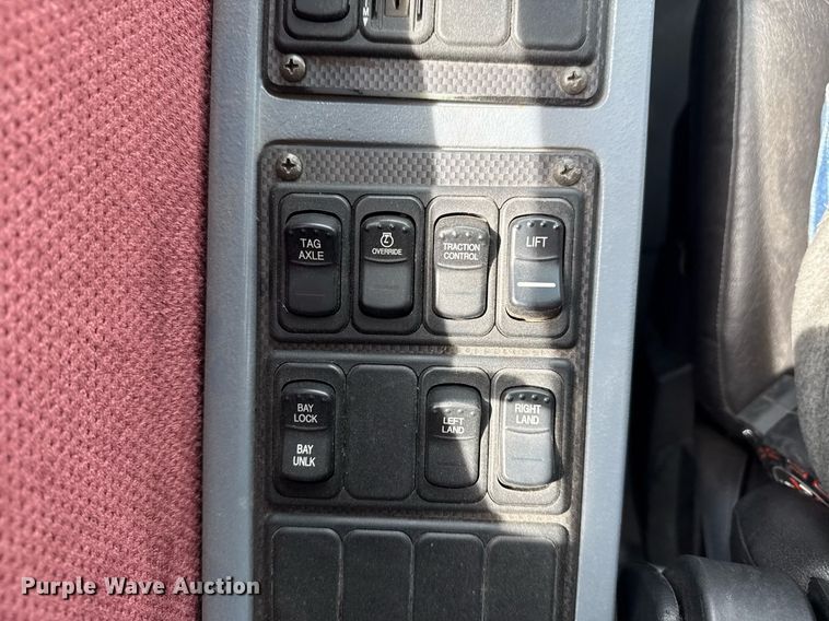 image for item EG5768 2009 BlueBird Coachworks coach bus