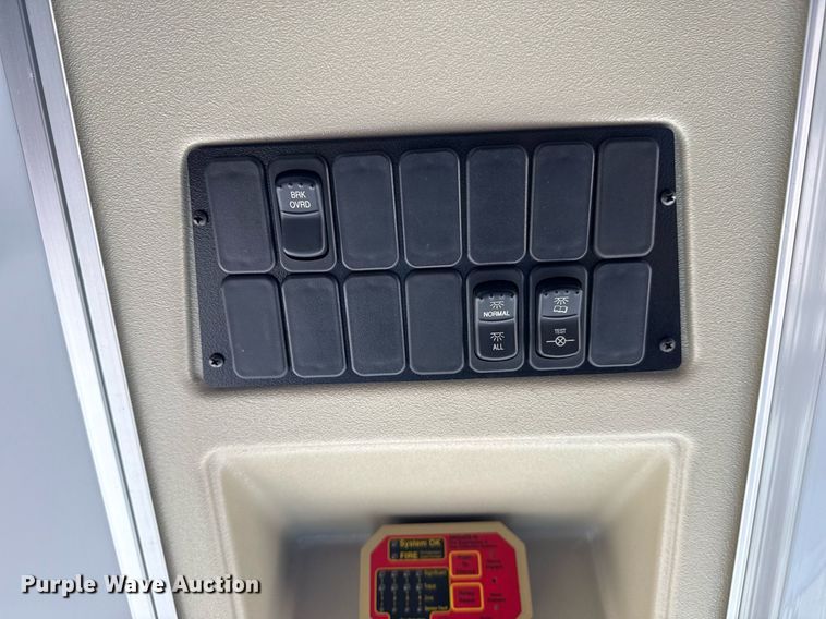 image for item EG5768 2009 BlueBird Coachworks coach bus