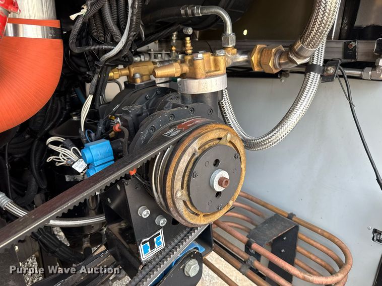 image for item EG5768 2009 BlueBird Coachworks coach bus