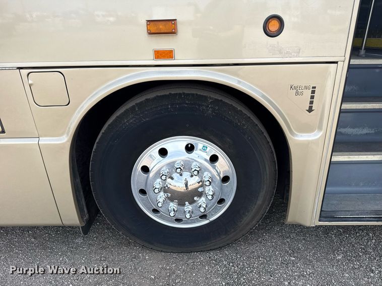 image for item EG5768 2009 BlueBird Coachworks coach bus