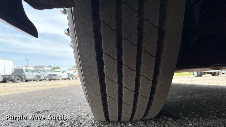 image for item EG5768 2009 BlueBird Coachworks coach bus