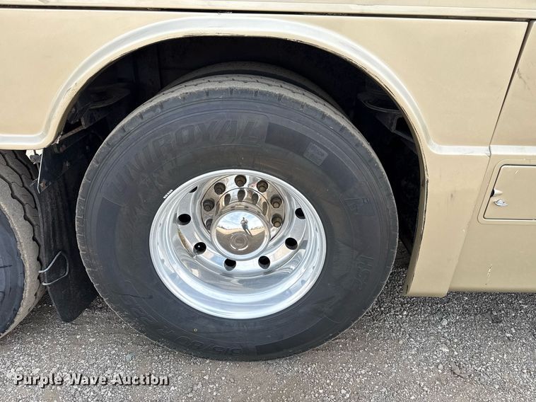 image for item EG5768 2009 BlueBird Coachworks coach bus