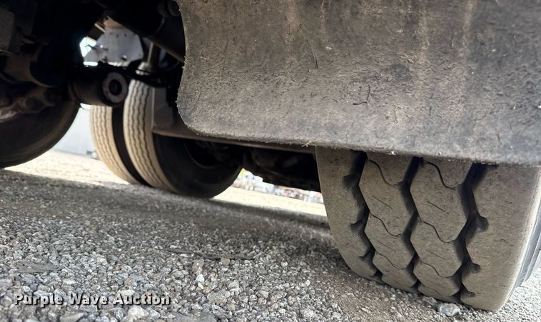 image for item EG5768 2009 BlueBird Coachworks coach bus