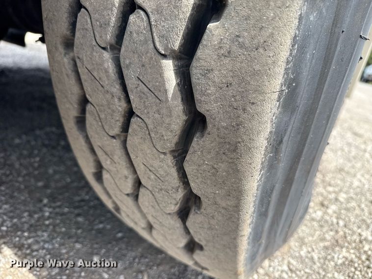 image for item EG5768 2009 BlueBird Coachworks coach bus