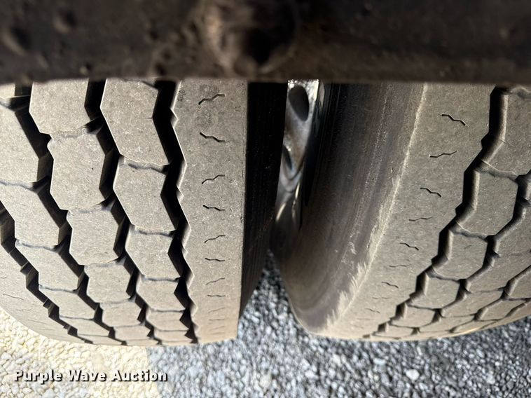 image for item EG5768 2009 BlueBird Coachworks coach bus