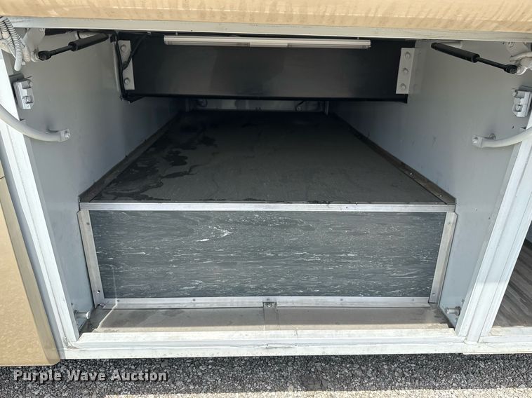 image for item EG5768 2009 BlueBird Coachworks coach bus