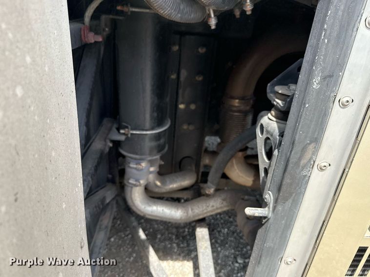 image for item EG5768 2009 BlueBird Coachworks coach bus