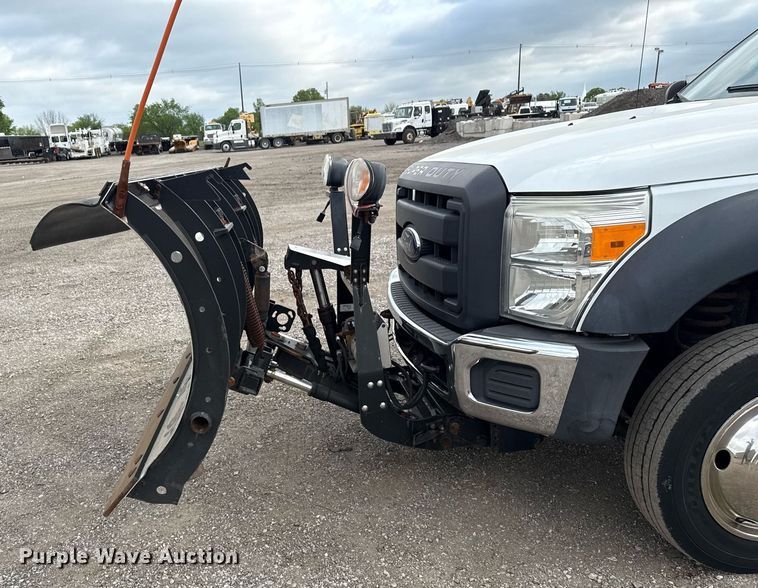 image for item EG5776 2013 Ford F550 flatbed truck