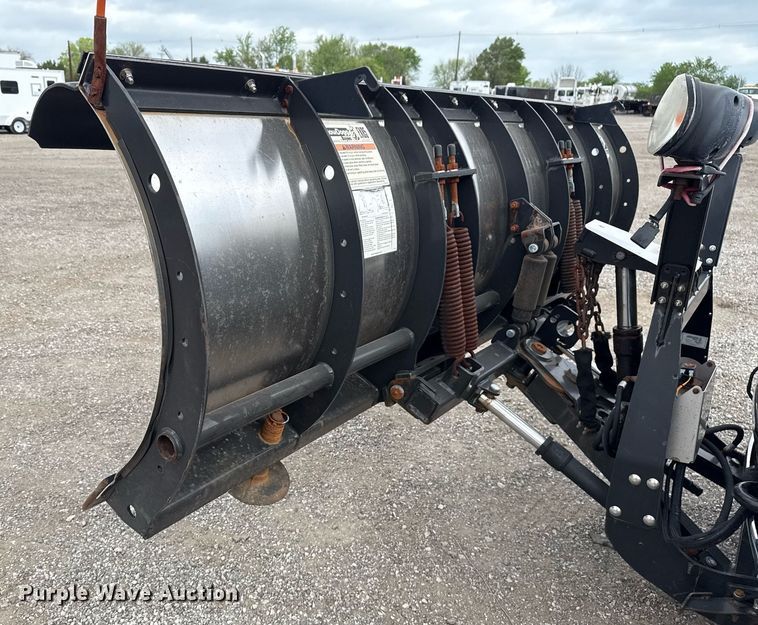 image for item EG5776 2013 Ford F550 flatbed truck