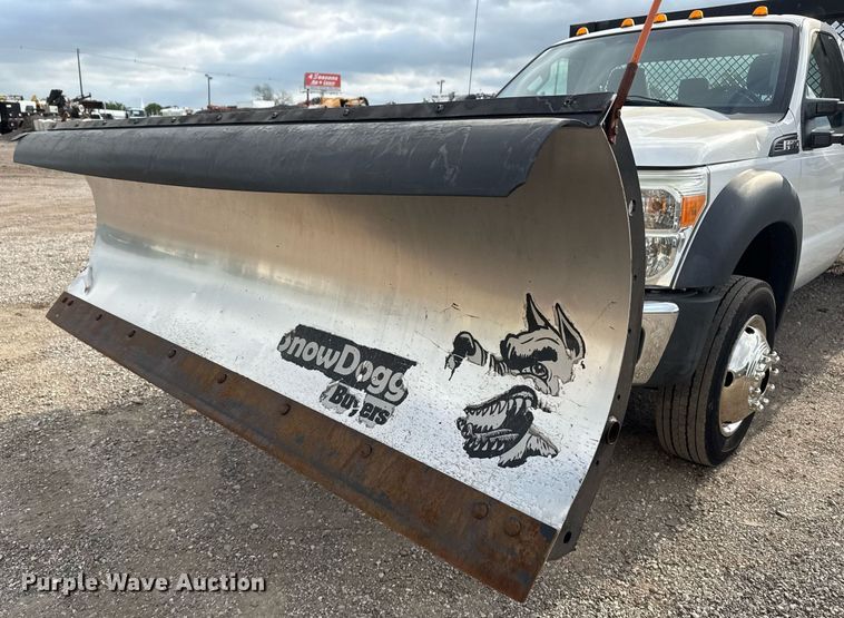 image for item EG5776 2013 Ford F550 flatbed truck