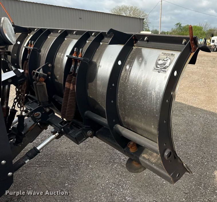 image for item EG5776 2013 Ford F550 flatbed truck