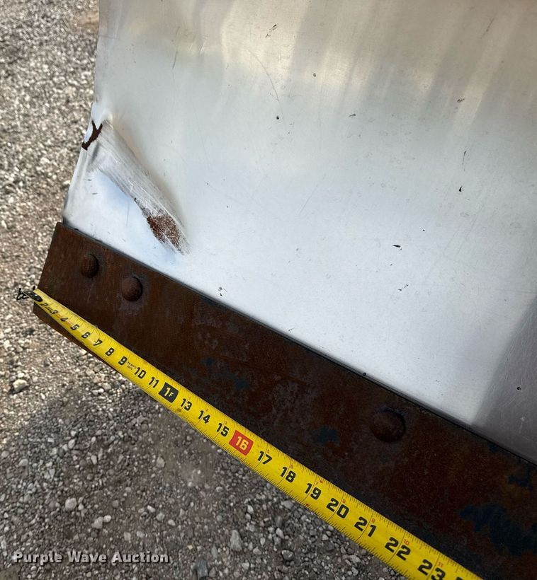 image for item EG5776 2013 Ford F550 flatbed truck