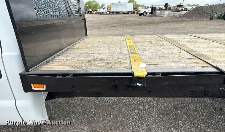 image for item EG5776 2013 Ford F550 flatbed truck