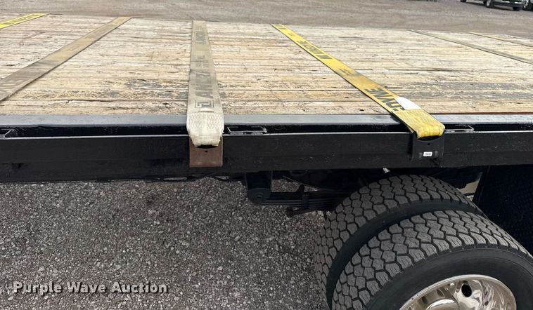 image for item EG5776 2013 Ford F550 flatbed truck
