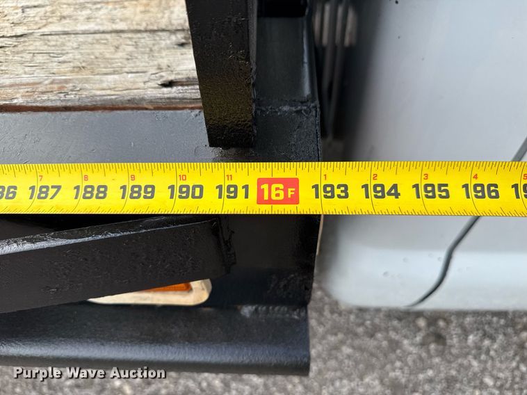 image for item EG5776 2013 Ford F550 flatbed truck