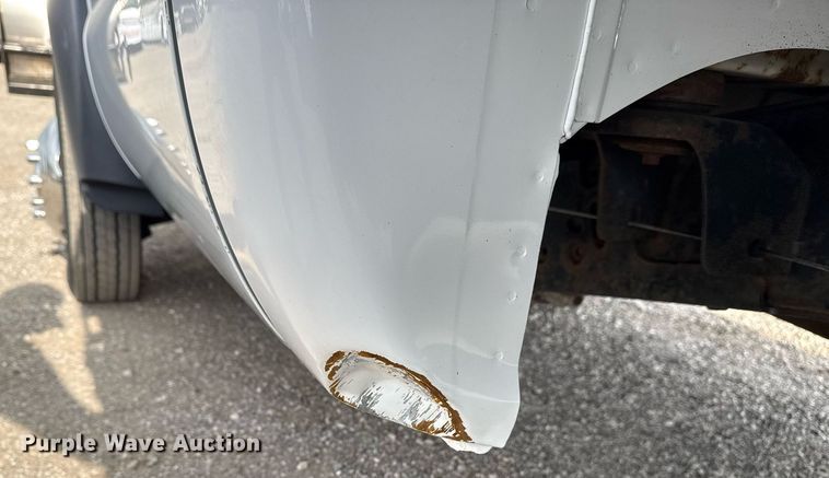 image for item EG5776 2013 Ford F550 flatbed truck