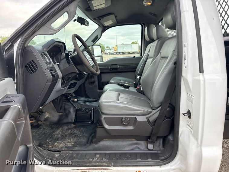 image for item EG5776 2013 Ford F550 flatbed truck